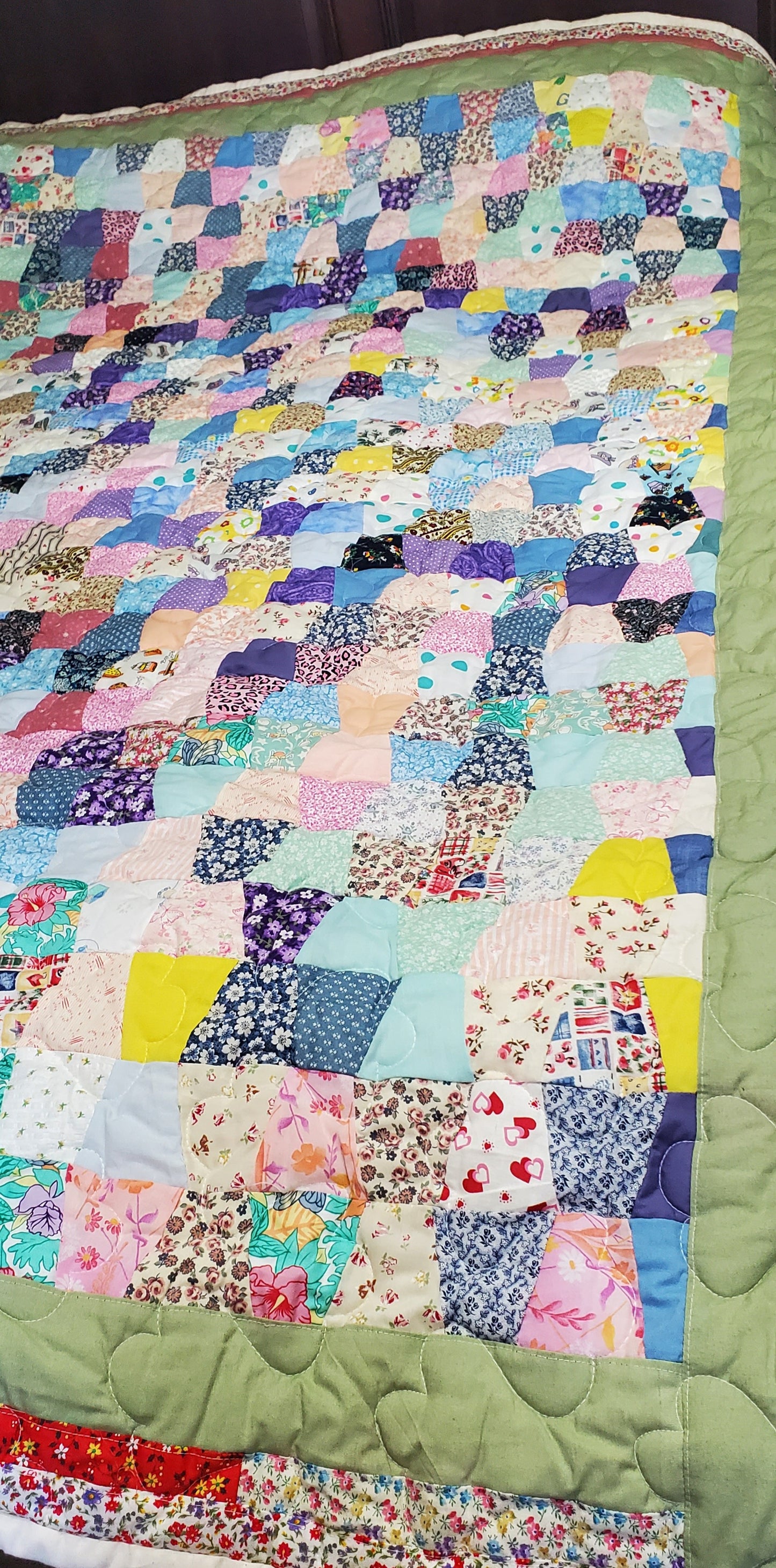 Handmade twin size quilt "Tumbler" pattern