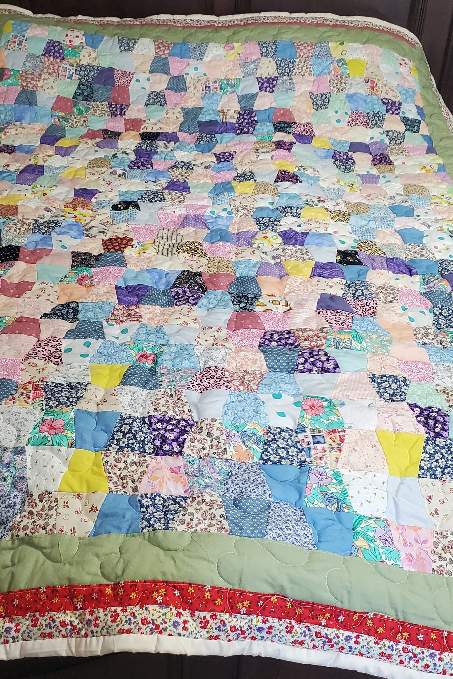 Handmade twin size quilt "Tumbler" pattern